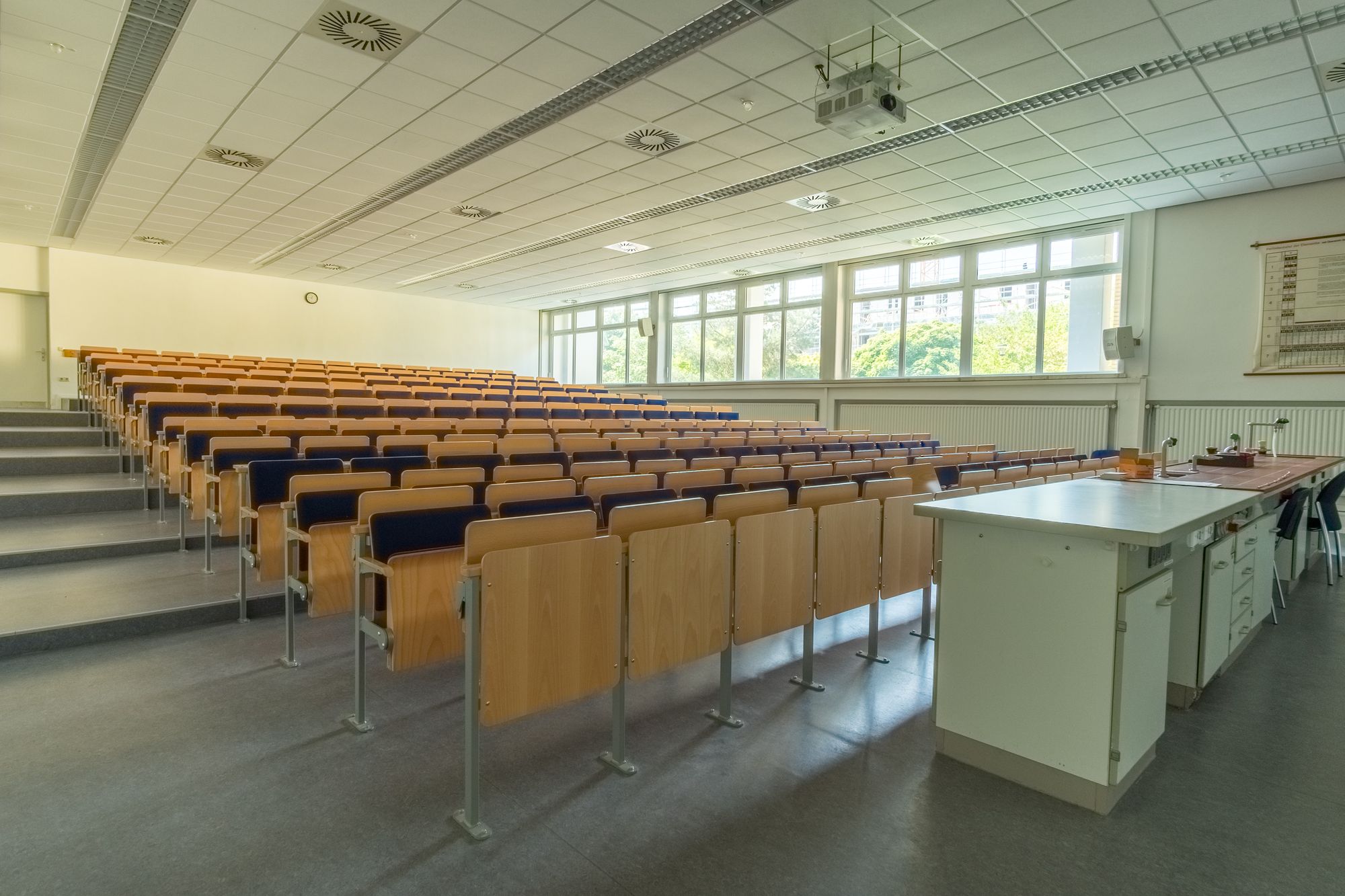 Hörsaal 4